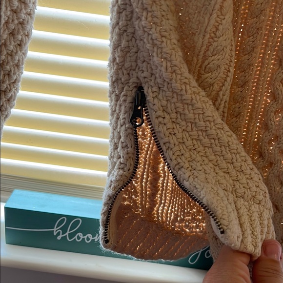 Cozy Cream Cable Knit Sweater - Picture 3 of 4